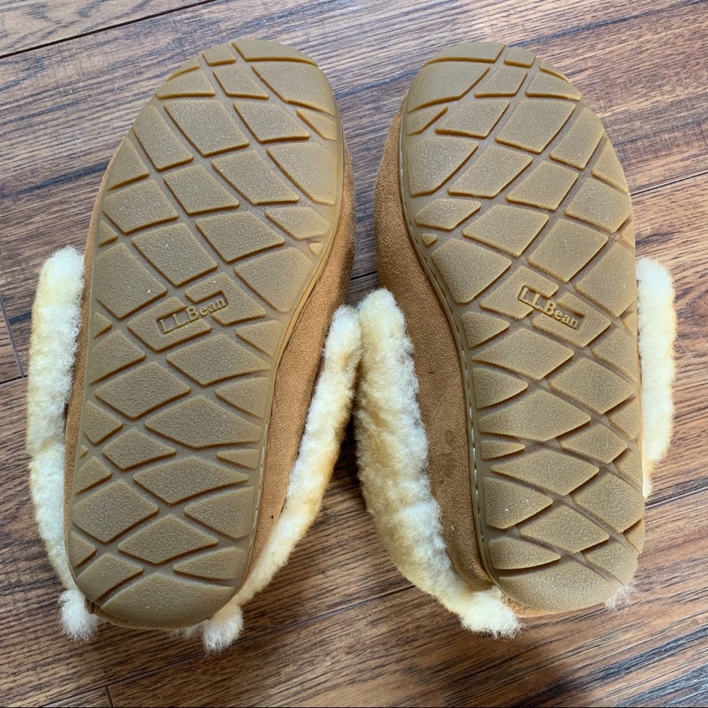 Women’s wicked good shearling lined moccasins - Picture 4 of 5